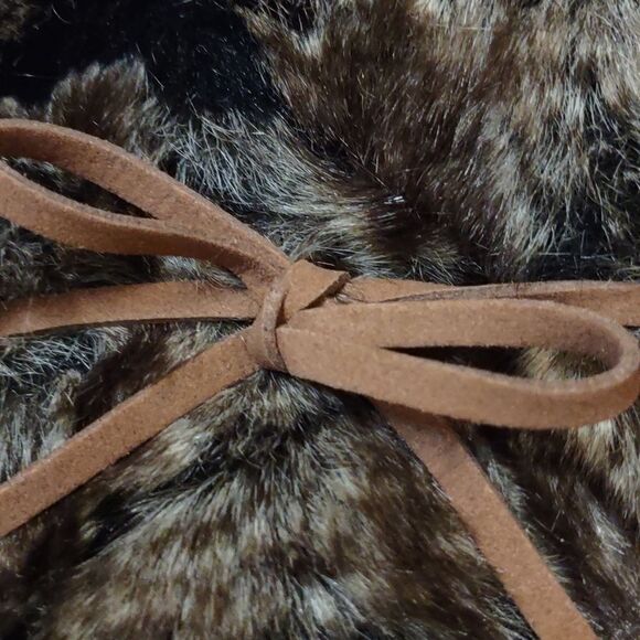 New Bottled Poetry Faux Fur Travel‎ Wine Bag 12 x 6 1/2 Suede tie - Picture 5 of 5